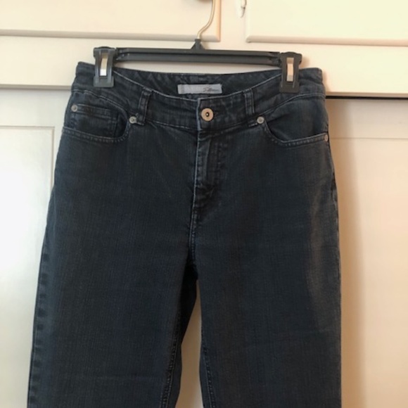 Chico's Platinum Jeans Size 2 (Chicos sz 00) stretch, short, flair - Picture 6 of 10